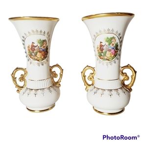 Vintage Rare Boden 520 White Ornate gold trim lovers Summer scene set 2 Vases
